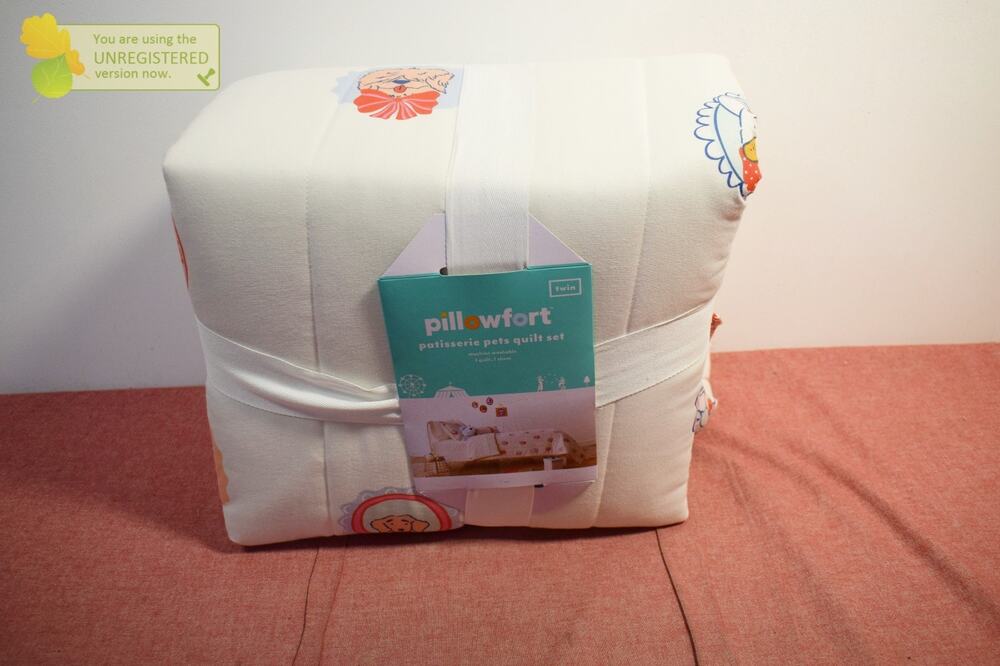 Pillowfort Twin Patisserie Pet Shoppe Kids' Quilt Set (Marks)